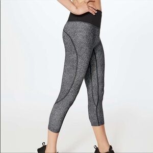 Lululemon Size 4 Run the Day 7/8 Tight Fractal Dark Starlight